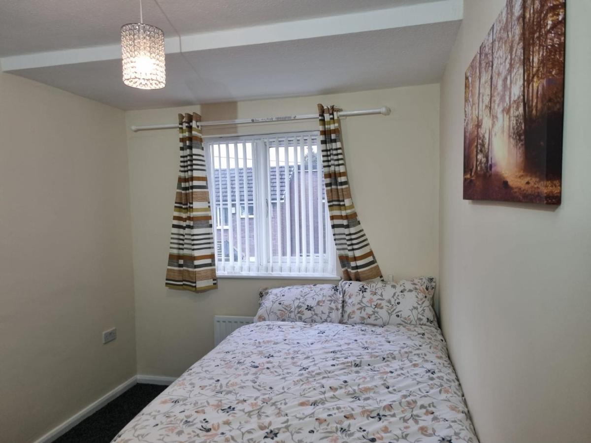 Nice Residential Within Easy Reach Of Town Manchester Exterior photo